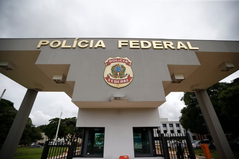 PF deflagra operação contra tráfico internacional de drogas em 5 estados