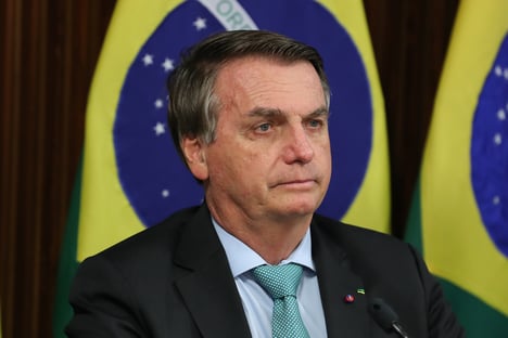 Sou imorrível, imbrochável e também sou incomível, diz Bolsonaro