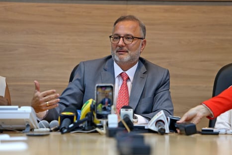 Secretário de Saúde da Bahia minimiza risco de adenovirose da Sputnik