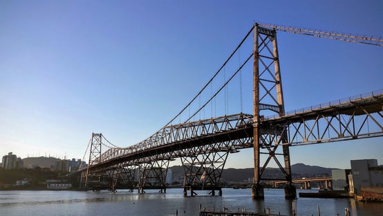 Com UTIs lotadas, baladeiros de SC ignoram medidas contra Covid