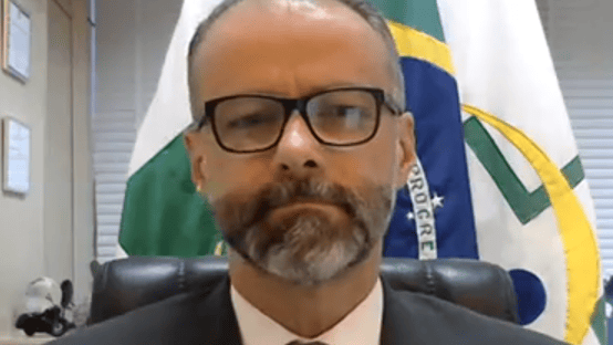 Barra Torres diz esperar que Sputnik V resolva problemas por meio da ciência