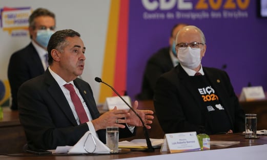 Barroso e Fachin vacinados