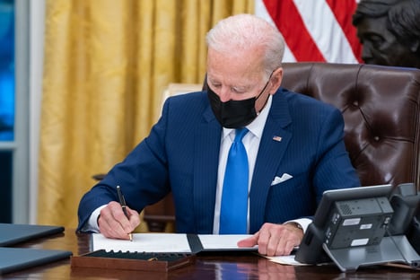 Covid: Biden anuncia vacina para todos nos EUA