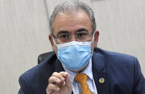 Queiroga ataca imprensa que não contribui com o Brasil