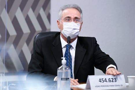 Vossa excelência não está falando a verdade, diz Renan a Elcio Franco