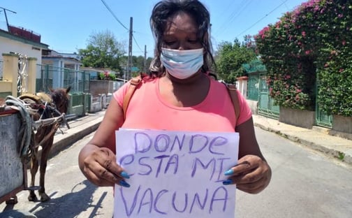 Cubanos protestam por falta de vacina contra a Covid