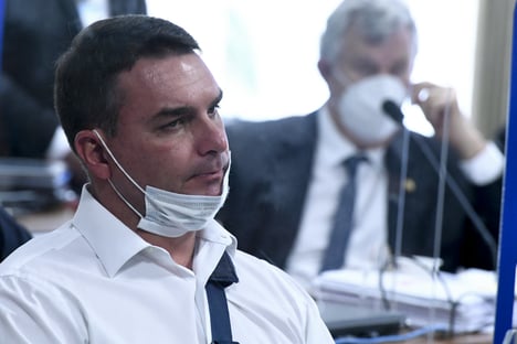 Flávio Bolsonaro chama Tite de “puxa-saco” de Lula