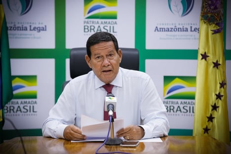 Mourão defende Copa América no Brasil e critica Tite: “Cuiabá precisa de técnico”