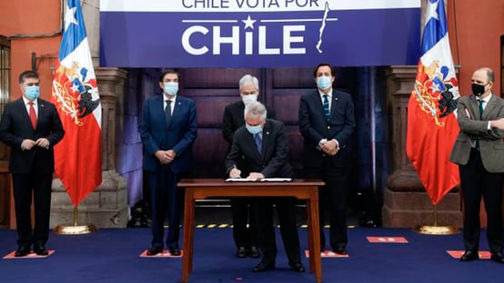 Independentes levam a melhor na Constituinte chilena; governo sai derrotado