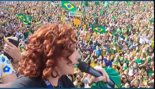 Bolsonaristas transformam a Paulista em covidário