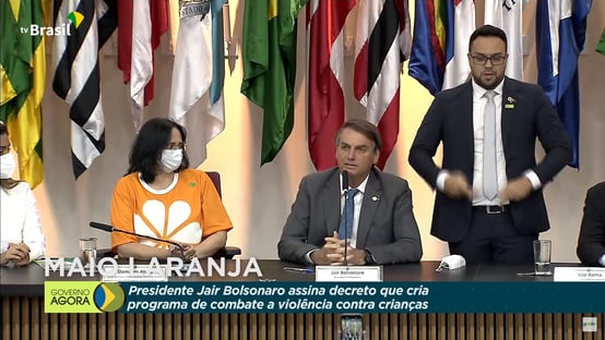 Bolsonaro cita envolvimento de governos anteriores com pedofilia