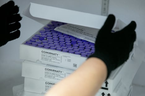 Brasileiro gasta R$ 450 mil para vacinar família nos EUA