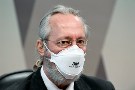 “Rebanho se aplica a animais e fomos tratados desta forma”, diz Maierovitch à CPI da Covid