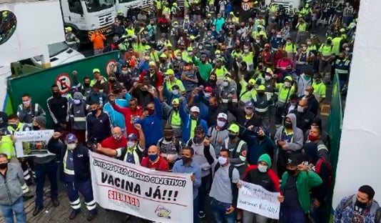 Por vacina, profissionais de limpeza entram em greve em SP