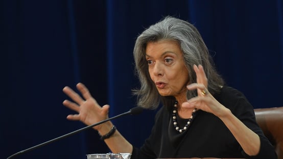 carmen-lucia-da-cinco-dias-para-governo-explicar-parada-militar-em-copacabana