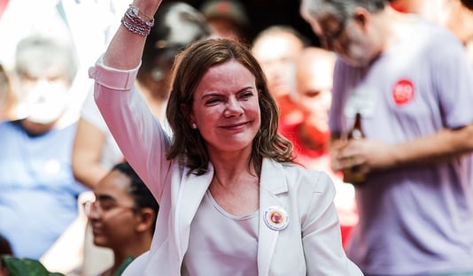 video-gleisi-diz-ter-vontade-de-dar-um-tapa-em-manifestante-contra-lula