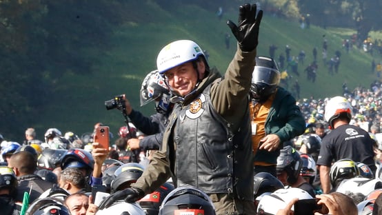 um-mes-sem-motociata