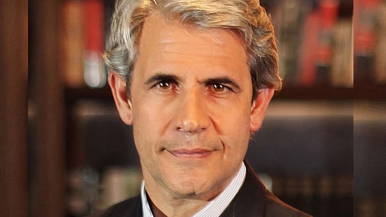 felipe-davila-para-amoedo-pega-o-bone-e-vai-embora