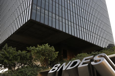 bndes-paga-r-108-100-em-media-a-funcionarios-por-lucros