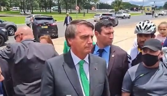 bolsonaro-diz-que-quem-votou-contra-pec-dos-precatorios-e-contra-os-pobres