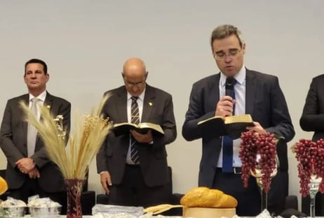 mendonca-prega-na-camara-e-defende-michelle-preconceito