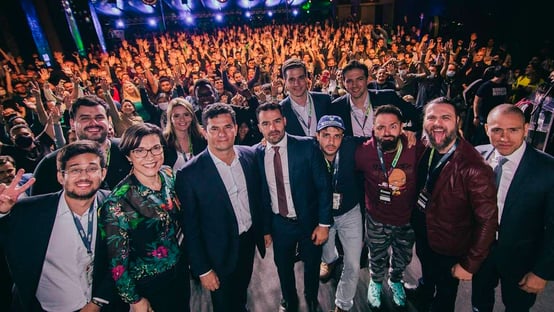 antes-so-do-que-mal-acompanhado