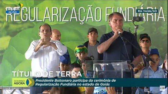em-solenidade-de-entrega-de-titulos-bolsonaro-chama-lula-de-ladrao