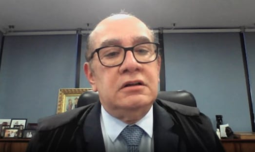 Gilmar cobra urgência na regulação das redes sociais