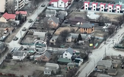 video-mostra-tanque-russo-disparando-contra-ciclista-em-bucha-assista