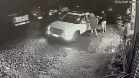 video-briga-entre-petista-e-bolsonarista-comecou-no-estacionamento