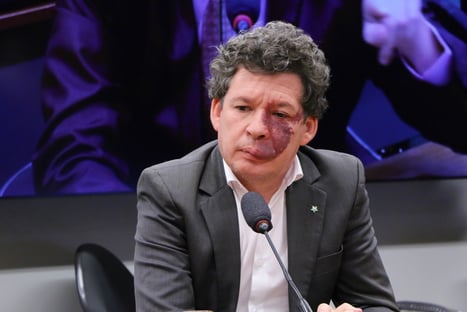 lider-do-pt-defende-pec-da-transicao-para-promessas-de-lula