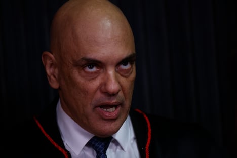 alem-de-espantado-estou-ofuscado