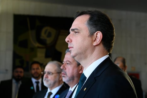 voto-nao-pode-ser-exercido-com-desrespeito-diz-pacheco-em-sessao-solene