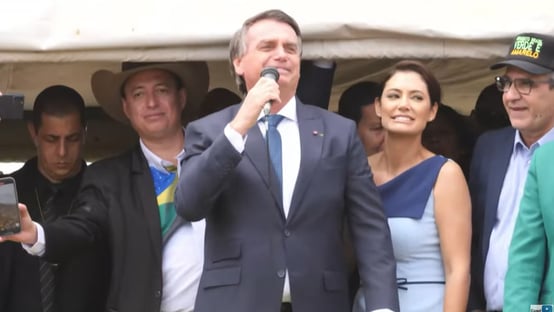 bolsonaro-puxa-coro-de-imbrochavel-em-discurso-no-7-de-setembro-assista