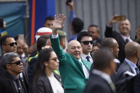 defesa-condecora-luciano-hang-com-ordem-do-merito-aeronautico