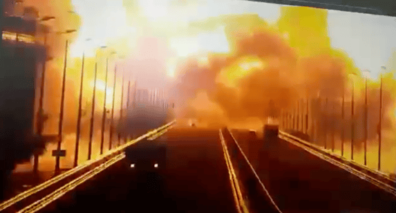 russia-prende-oito-pessoas-por-explosao-na-ponte-da-crimeia