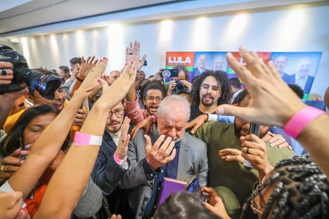 lula-se-rende-aos-evangelicos-a-familia-para-mim-e-uma-coisa-sagrada