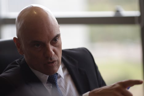 Moraes quer que redes sociais sejam classificadas como empresas de comunicação