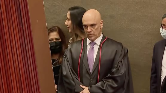 moraes-aplaudido-de-pe-na-diplomacao-de-lula