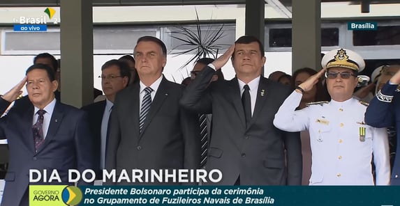 o-playback-do-discurso-de-bolsonaro-na-marinha