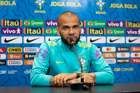 Tribunal de Barcelona envia Daniel Alves a julgamento