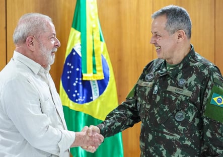 Comandante do Exército recebeu R$ 770 mil em dois meses