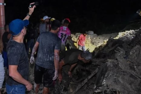 Deslizamento causa oito mortes em Manaus