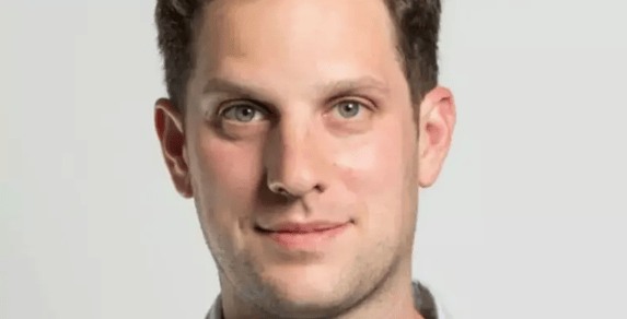 Jornalista americano preso na Rússia é indiciado por espionagem