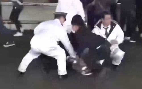 Primeiro-ministro do Japão é evacuado às pressas após barulho de explosão