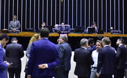 CCJ vai discutir cota feminina para mesa diretora da Câmara