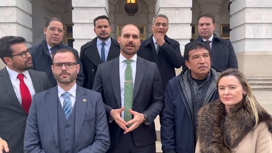 Oposição vai aos EUA 