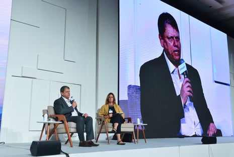 Tarcísio exalta coragem contra 