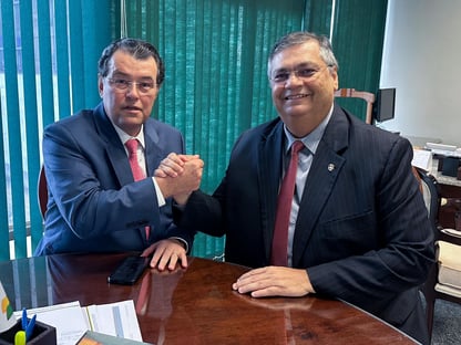 Oposição vai confrontar Dino, mas aprovação é tida como certa