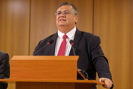 Dino não quer saber de Juscelino; ao menos no STF...